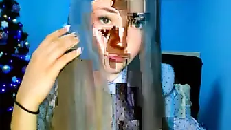 kasandra_mils  Showed her holes in front of the camera