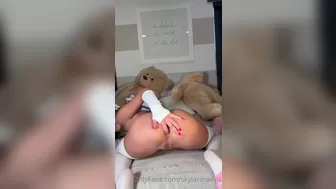 Skylarmaexo Onlyfans 07-07-2025 In Front Of The Camera And Fucks Herself With Her Finger