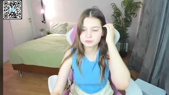 elle_ellise oiled boobs