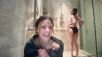 hannahtaylorr & friend shower fun