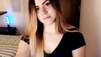 camilalopesex  fingering pussy in doggy style