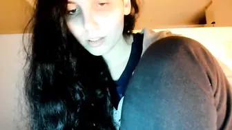 yasmin_hot  Fucked close to Immense Dildo on chaturbate