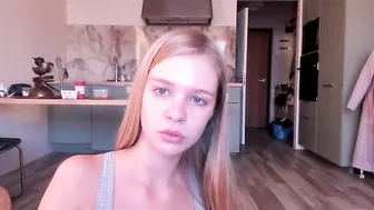 wondervera  funy age with vibrator in chat