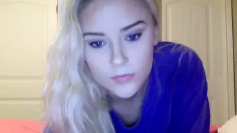 BlondeBoo69 Busty chick caresses big nipples