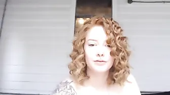 Shark_Eyes Beautiful slut plows pussy with phallus