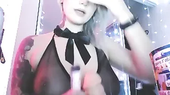 UndersiegeXO Cool girl masturbates cap