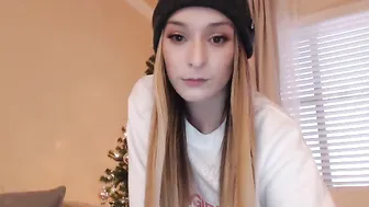 alexa Sexy brown hair caresses shaved holes