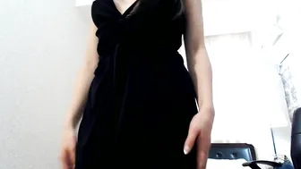 sierrawien Sexy chick caresses pussy