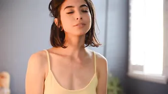 lizmreow Naughty bitch masturbates pussy sex toy