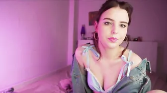 sweetariaa Glamorous woman caresses juicy holes