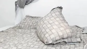 PlayfullAngel Beautiful vigorously fingering pussy