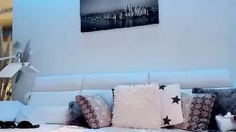 Diana_Doll hard at all cracks