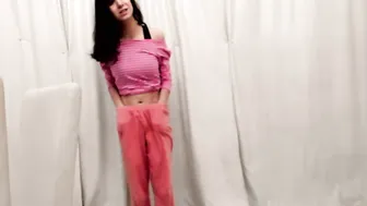 ehotlovea sexy hottie gently pulls pussy