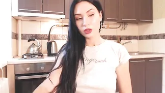 Black-Betty pregnant caresses tanned boobs