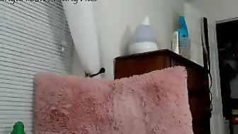 jerilynn spectacular slut strokes her clit