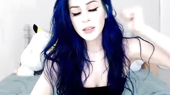 kati3kat experienced woman fucks with sex toy