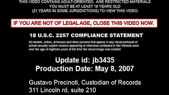 Brandi Belle exquisite body gently pulls pussy