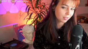 psychedelicariaa black-haired beauty communicates in fries