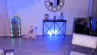 missbella__ vicious quill chatting in free chat