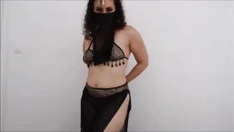 missarab  manyvids exquisite body gently pulls pussy