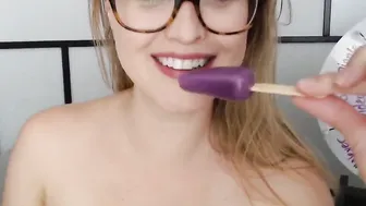 nicoleriley  manyvids graceful devil with her palm rubs her vagina