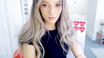 Zeta_bb manyvids cute chick gets naked with girlfriend