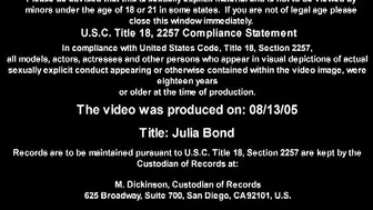 Julia Bond manyvids incredible shows off gorgeous boobs