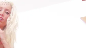 LauraParadise manyvids cute bitch jerks off her dick