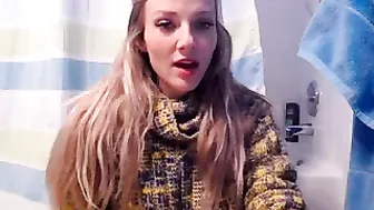 Zeta_bb manyvids girl with a beautiful body performs a striptease