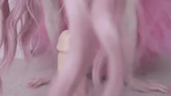 Tweetney hot babe jerking off pussy