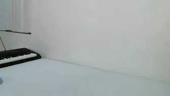 jacquelinemarie shows chest