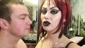 Mistress Misha Goldy Gotic make up wild kissing and make up