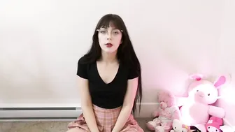 lilli lovedoll painting my perfect toes