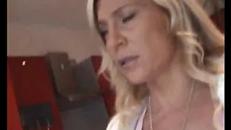 Sharon-Privat Im Schuppen geht die Post ab