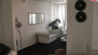 Merry4Fun - Drogen-Razzia im Puff (1)