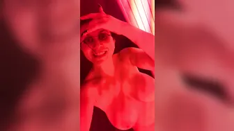 Romi Rain _[0869560] #Naked disco vibes in the red light therapy bed #nsfw #discodisco [2017-12-13]