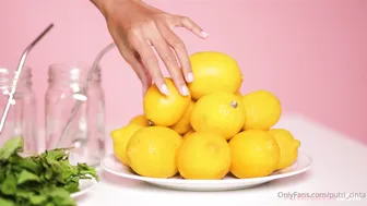 putri_cinta 12 08 2020 96721152 Making lemonade with my friend sheisqueen The full