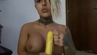 minniegirl 23.03.2020 Sucking banana topless tip if you wou