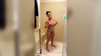 queenkarma69 The things us models do for content and pics. 5 hrs of painting