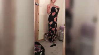 bethundressed 06.08.2017 742703 stripping off..