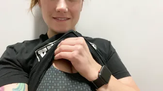 siripornstar 21.10.2019 In the gym changing room