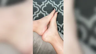 whitechinnaak 0.50.4202 29.72.5941 I need my feet massage and my toes sucked on daddy