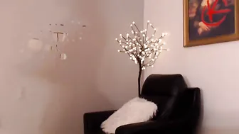 kimtylor  masturbation her self 27 April  2017