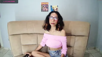 doll_dotlust adorable small body arouses