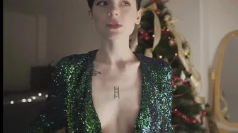 madame_audd petite slut masturbates with her fingers