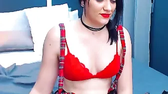 anngellique  fingering herself and cummimg