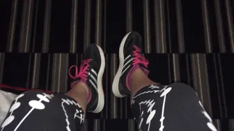 Eve Batelle bitch in stockings tightly hammering herself with a bottle