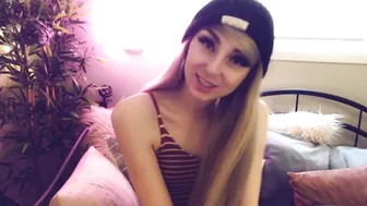 [ManyVids] cutiepii33quinn - Girls Got a Secret (2020) 1080p