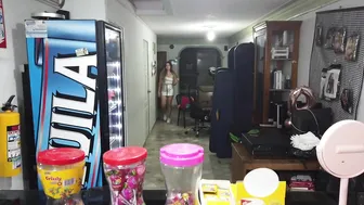 Sara_Blonde Seller_gets_hot_with_18_year_old_girl ManyVids