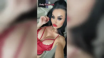 Emily Balfour 0glj9ymgnzan8oukms3mf source